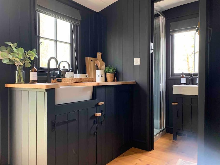 Cornwall Woodland Shepherd'S Hut - Dennis Hut Bodmin Εξωτερικό φωτογραφία