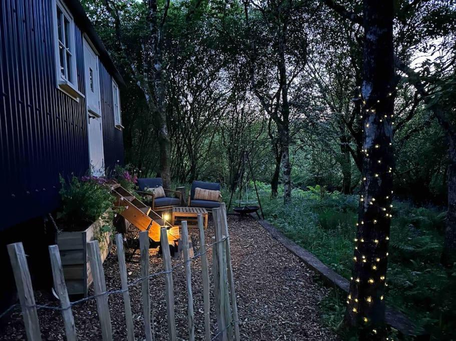 Cornwall Woodland Shepherd'S Hut - Dennis Hut Bodmin Εξωτερικό φωτογραφία